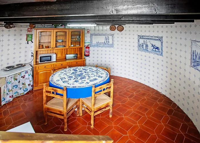 Moinho Esteveiras * אה דוס קונהאדוס